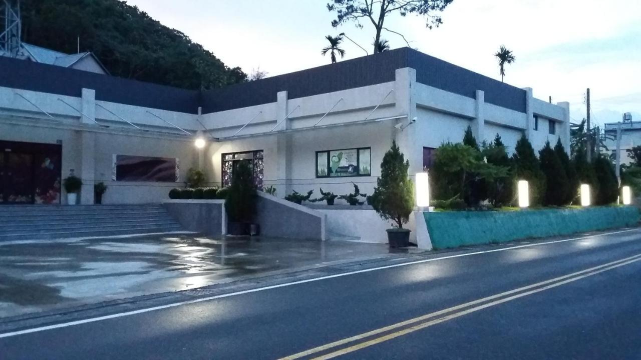 Sun Moon Lake Jinlongshan Bnb Yuchi Exterior photo
